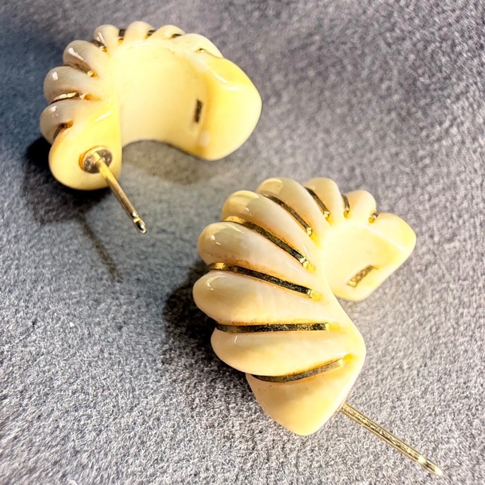 Vintage Sterling Silver Rib Faux Ivory Earrings